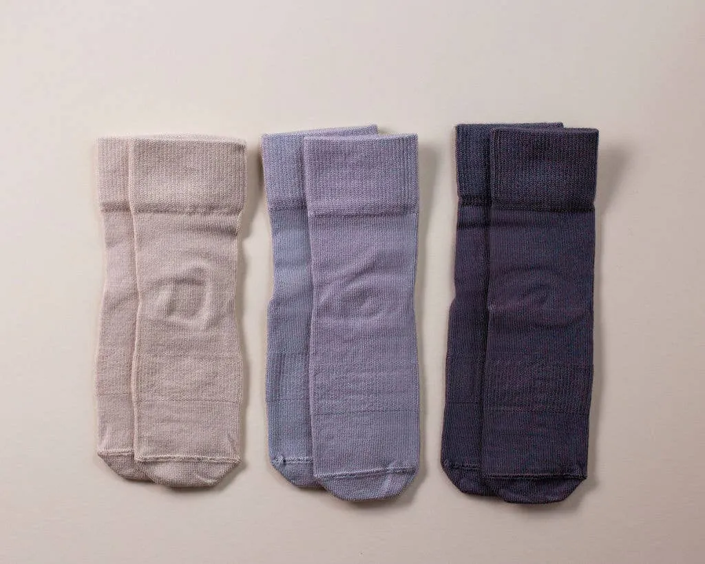 Classic - Non-Slip Baby Socks in Sand, Light Gray, Dark Gray