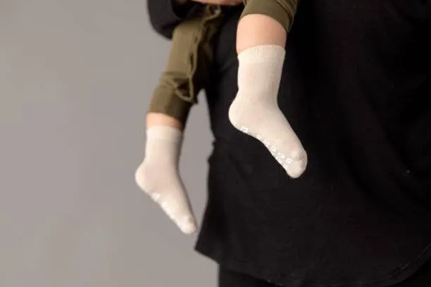 Classic - Non-Slip Baby Socks in Sand, Light Gray, Dark Gray