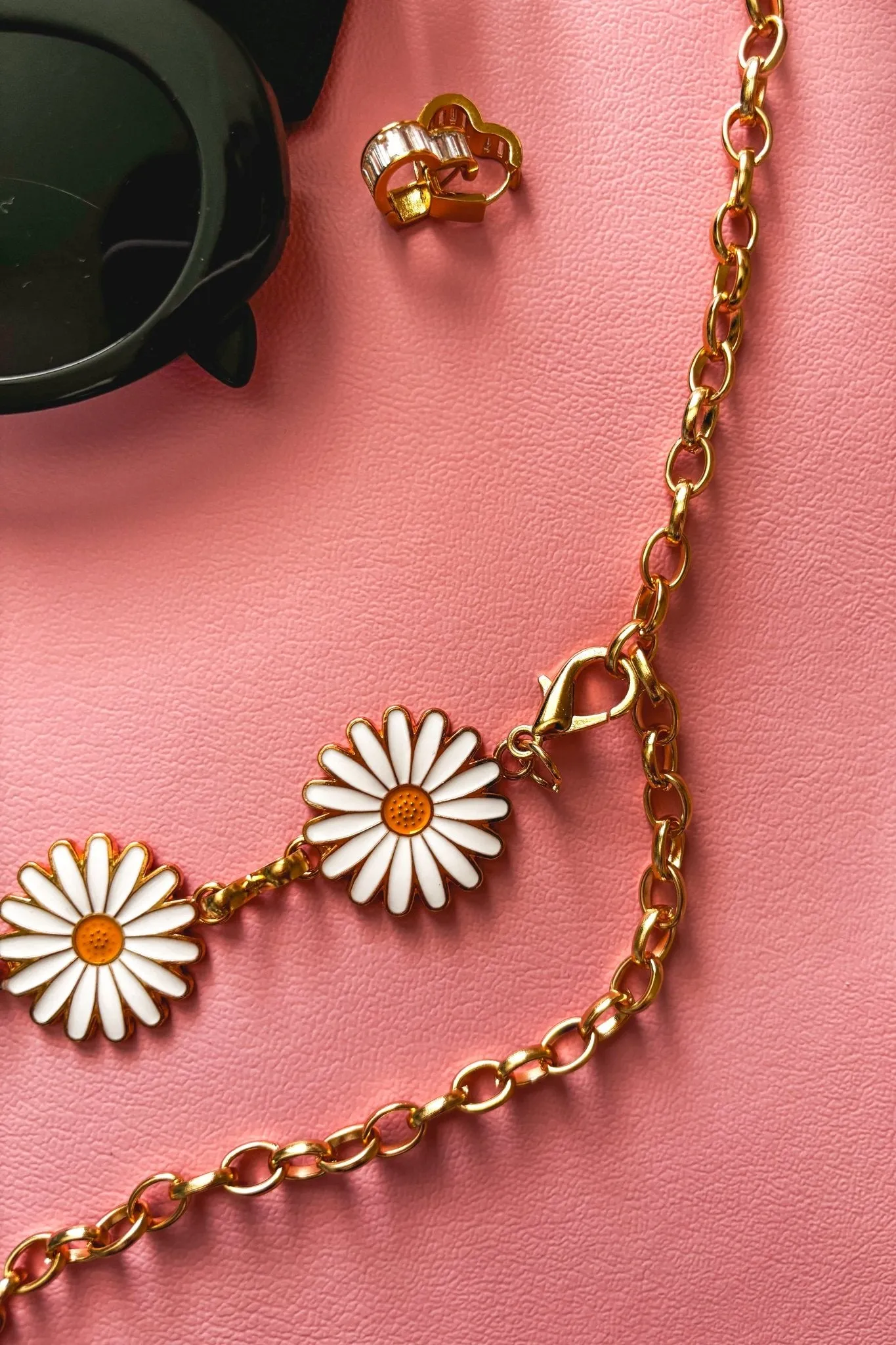 Retro Daisy Metal Chain Belt | Women's Belts | Gold